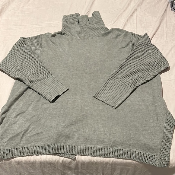 Gray Turtleneck Sweater Size 3X - Picture 2 of 2